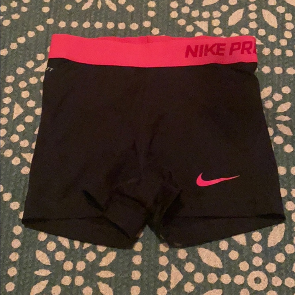 Women’s small Nike Pros